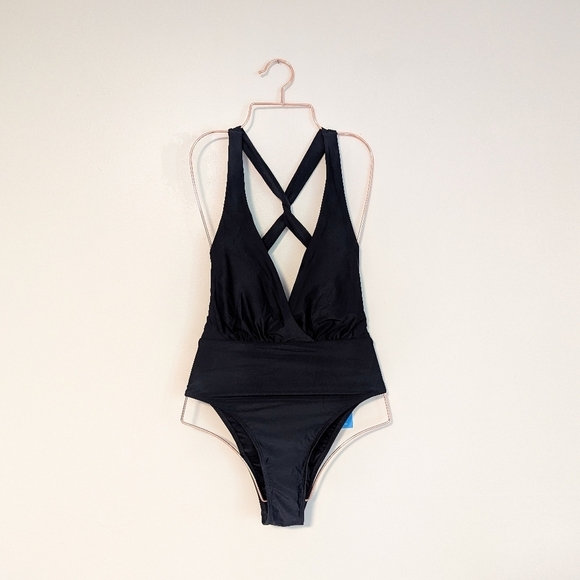 Cupshe Other - Cupshe Black One-piece Swimsuit with Tie-back And Ruching